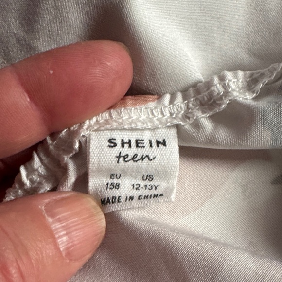 SHEIN White Tropical Wrap Romper with Peach Floral Print - Picture 2 of 4